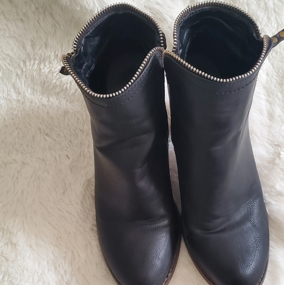 Booties - Picture 4 of 4